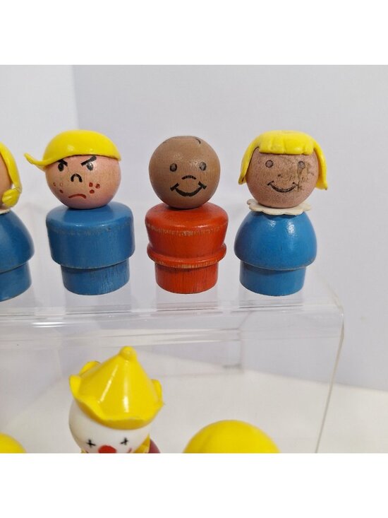 Wooden Little People Figure Lot Red Blue Yellow Smiling Faces Vintage - Picture 3 of 14